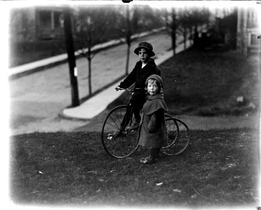 Charles and Louise Hewitt, 1917