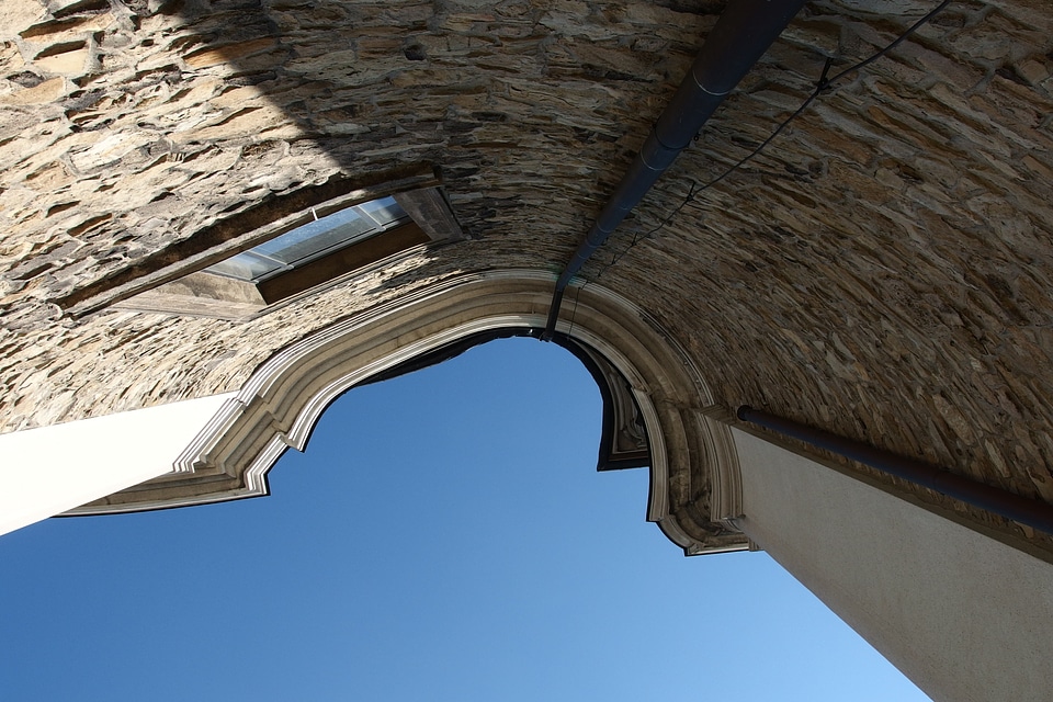 Steeple monument building