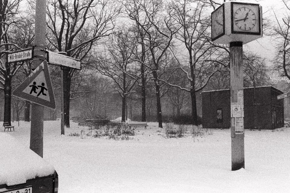 arnimplatz willi bredel