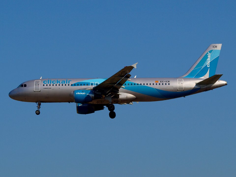 AIRBUS A320 CLICKAIR EC-ICR