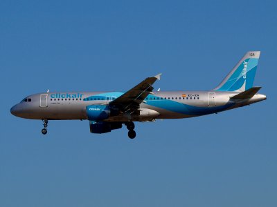 AIRBUS A320 CLICKAIR EC-ICR photo