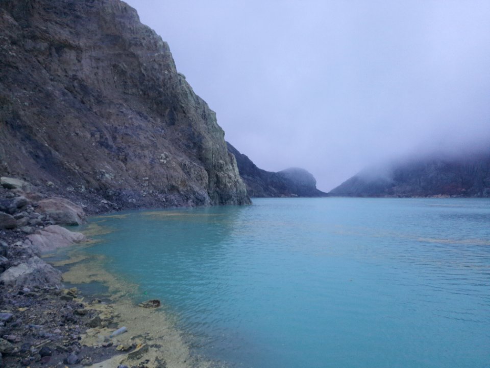 Panorama Kratersee Kawah Ijen: 2/4