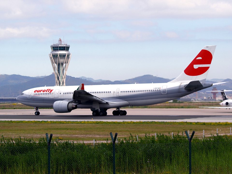 AIRBUS A330 EUROFLU I-EEZJ