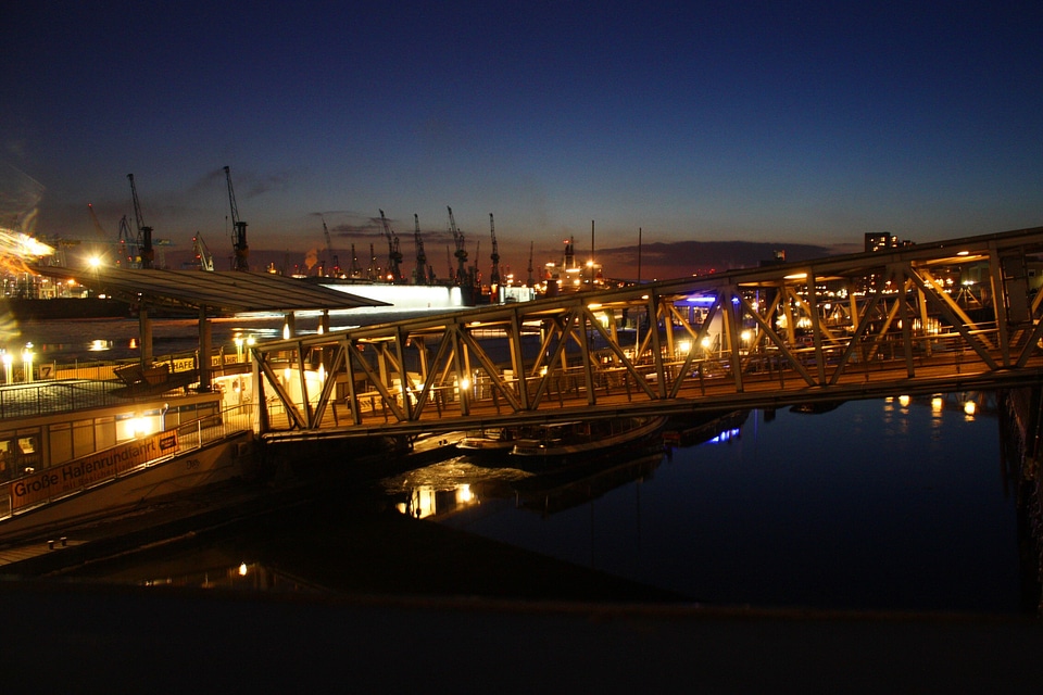 Hamburg night bridge