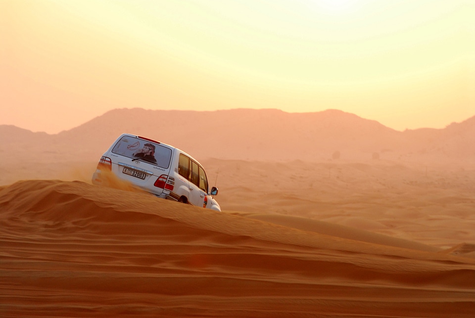 Dubai arab downhill