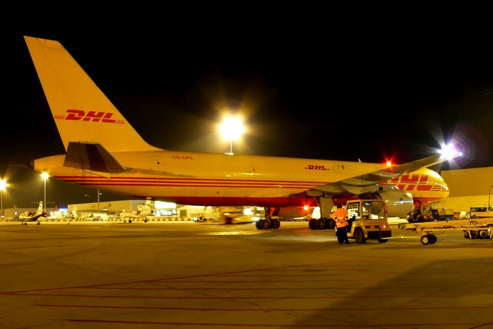 BOEING 757 DHL OO-DPK