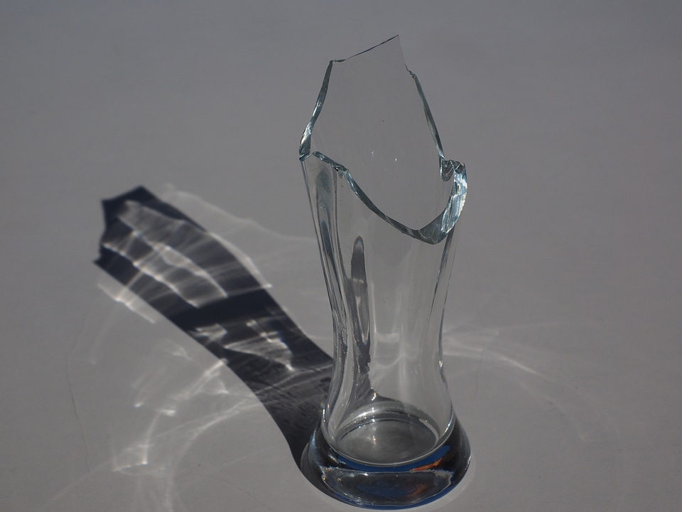 Sharp cut glass breakage