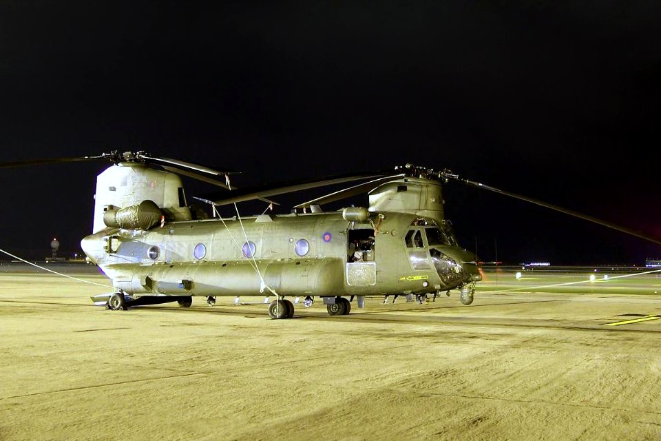 BOEING VERTOL CHINOOK HC2 REINO UNIDO AI ZA681