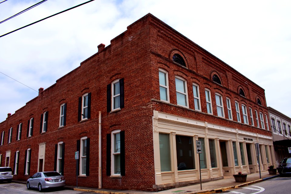 Hosch Building (far)