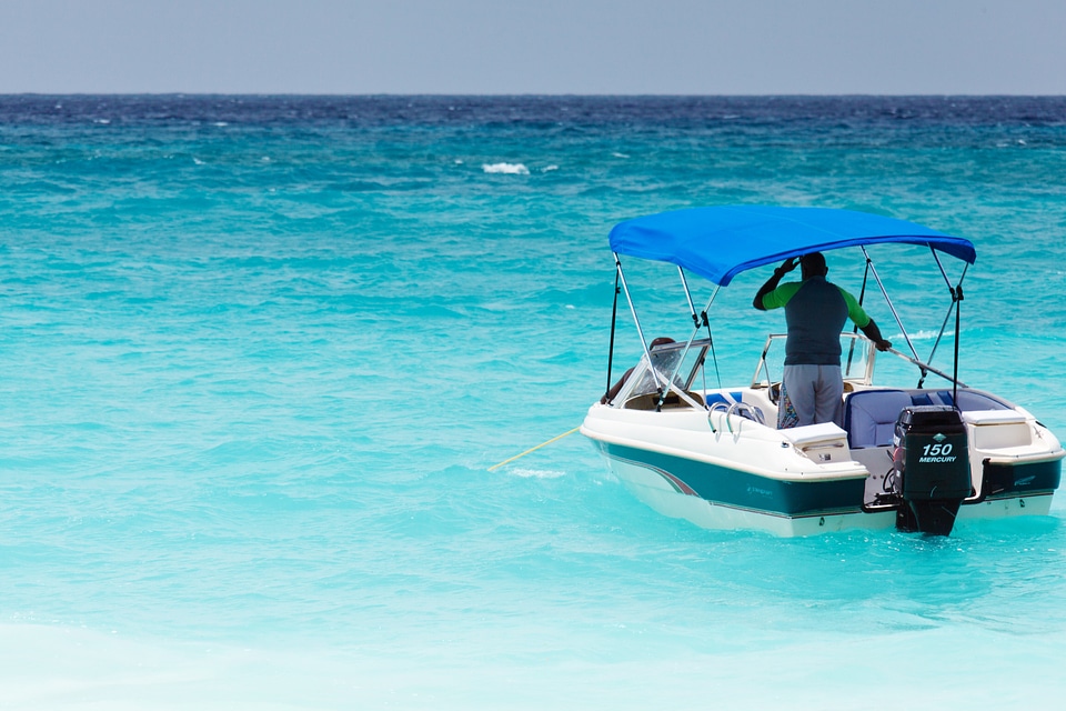 Motor boat motorized ocean