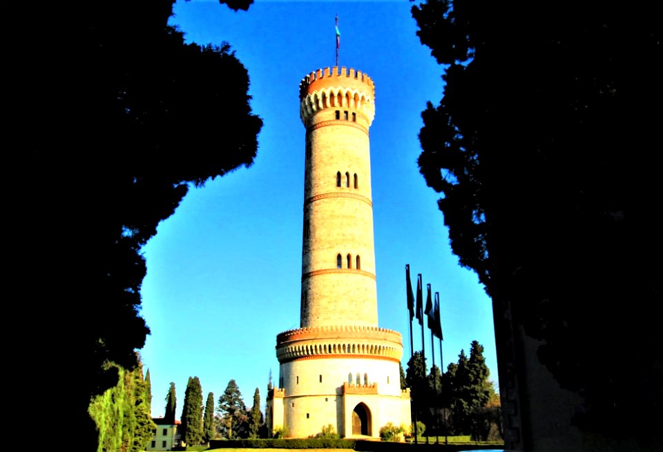 Tour de San Martino della Battaglia-Italy.....