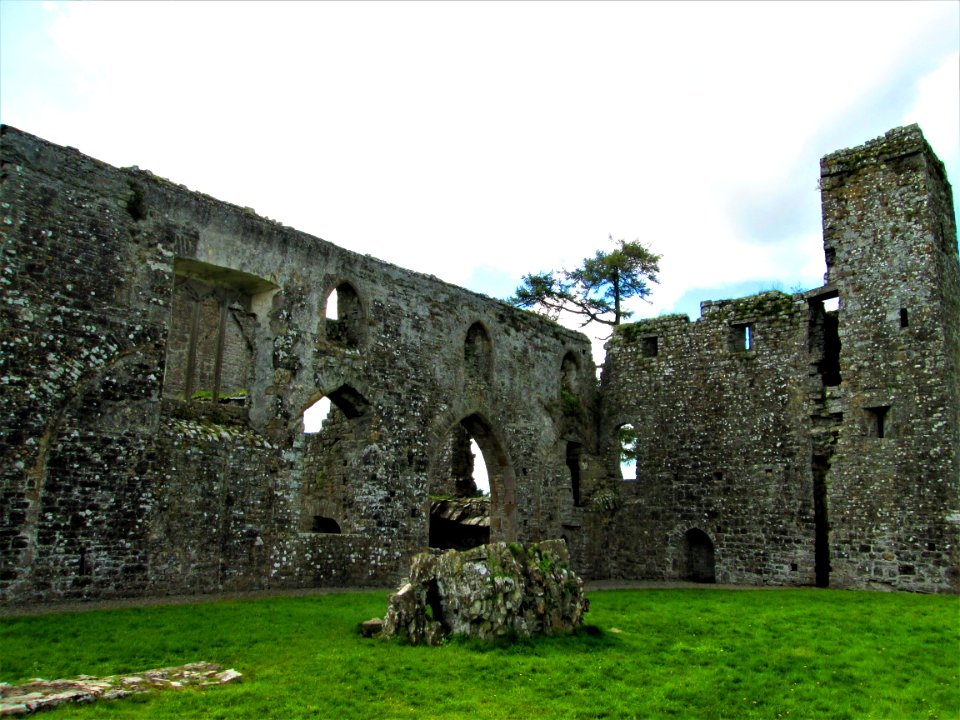 BECTIVE ABBEY.....
