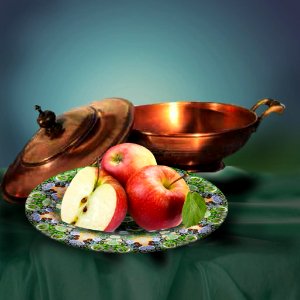 Plate with apples photo