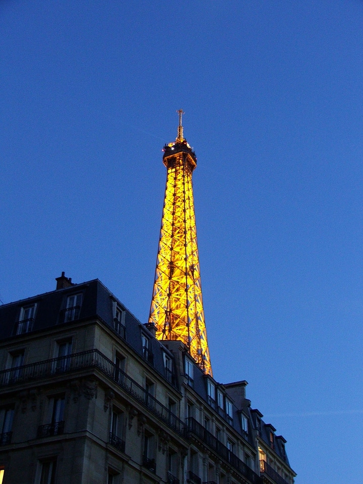 Night lights eiffel