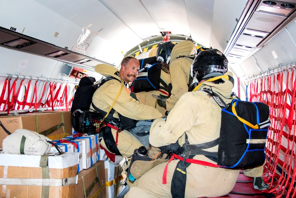 Boise smokejumper  DHS-8-106 (Dash 8) aircraft training.