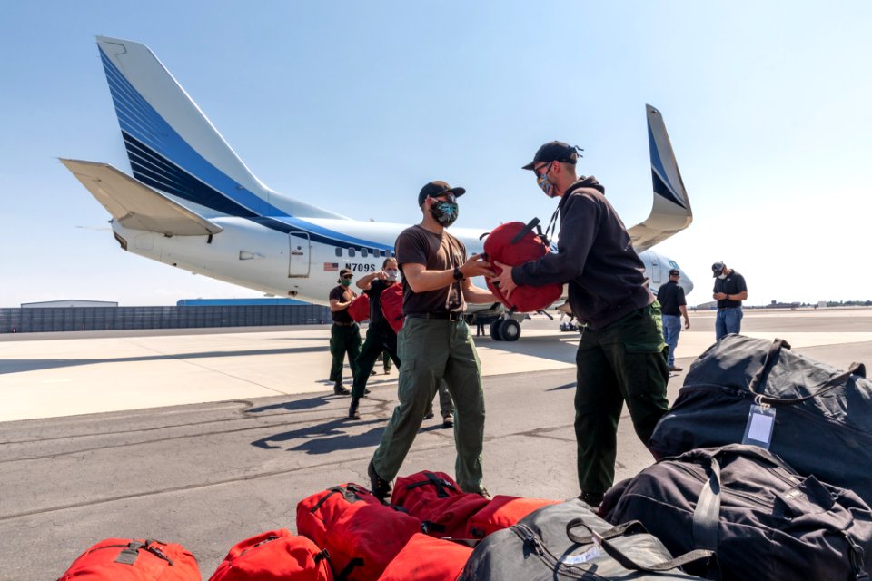 Alaskan Hot Shot Crews arrive at NIFC