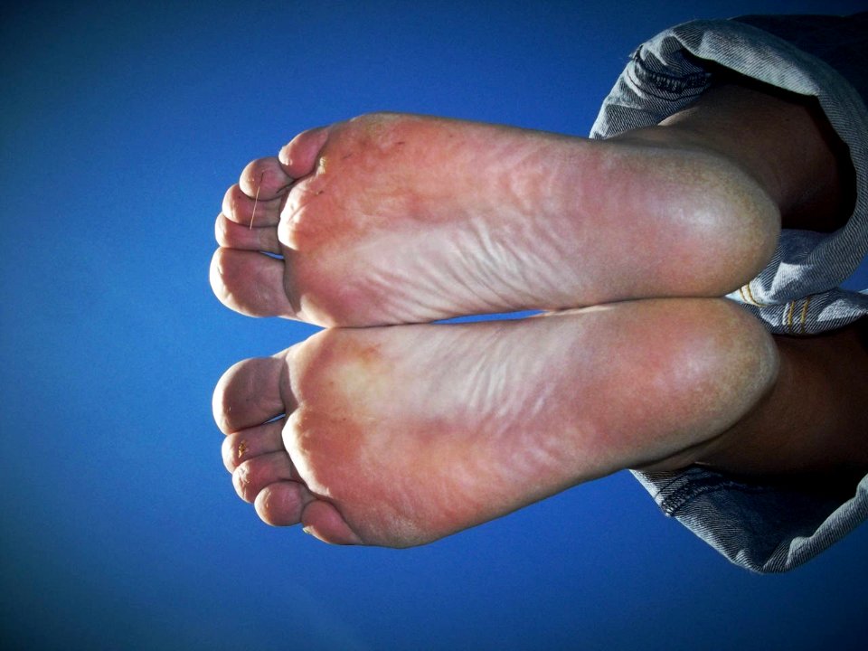 feet  up up to the sky by netsrot1971 dbb5tf1-fullview
