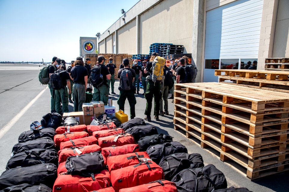 Alaska Fire Crews arrive at NIFC