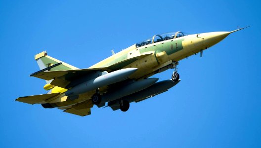 JF-17B双座战斗教练机