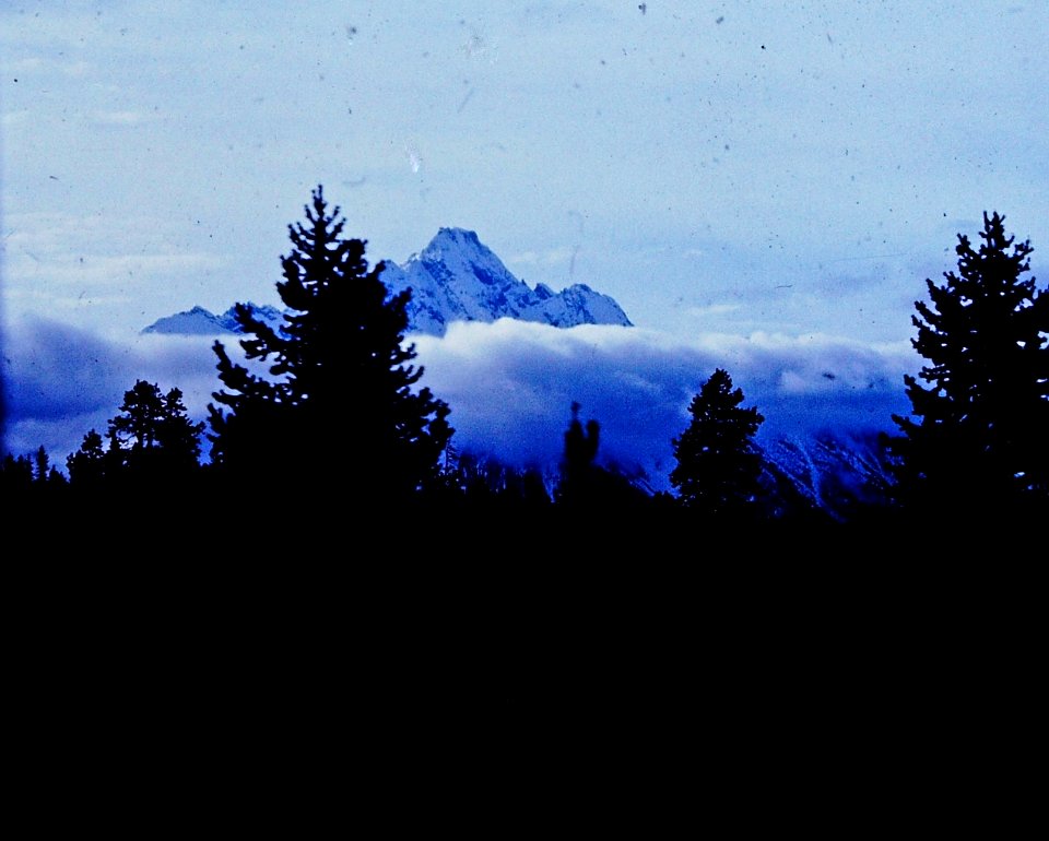 Bear Tooth Mountain Range (2)