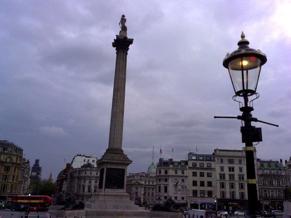 NELSON'S COLUMN - TRAFALGAR SQUARE - LONDON - UK