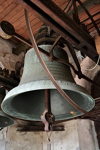 Bell church monument