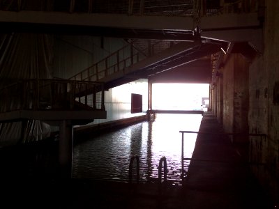 U BOAT PEN - LE PORT DE TOUS LES VOYAGES - SAINT NAZAIRE , FRANCE