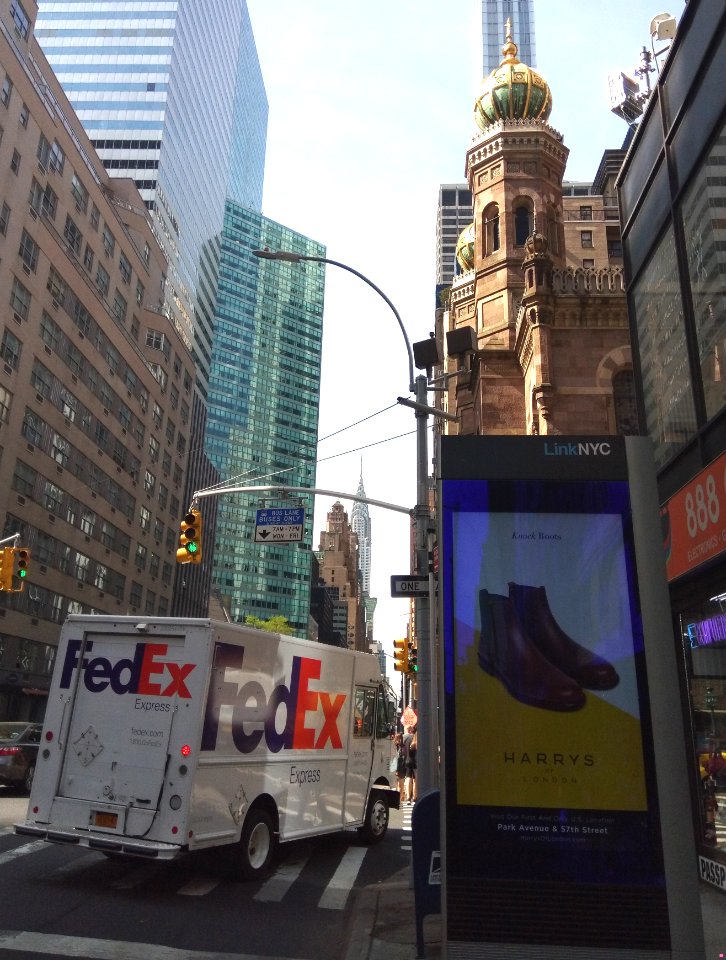 LinkNYC - New York - USA - Pink Grids