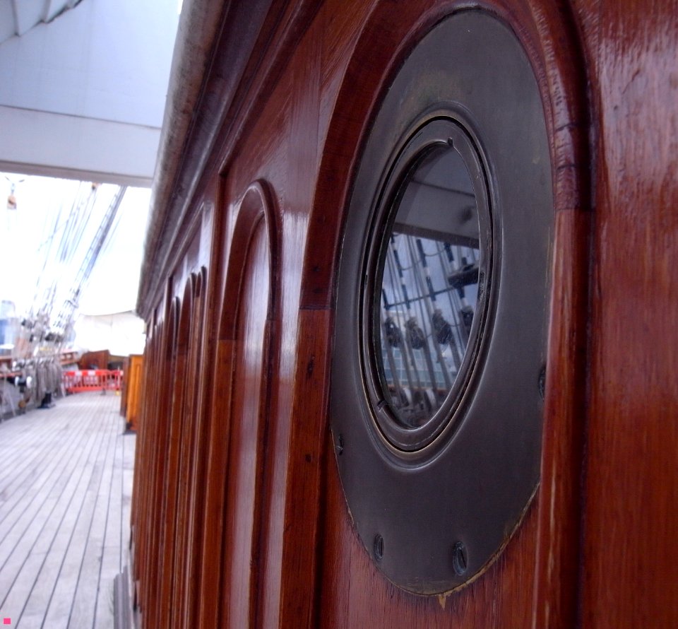 REFLECTION - THE CUTTY SARK - GREENWICH - LONDON
