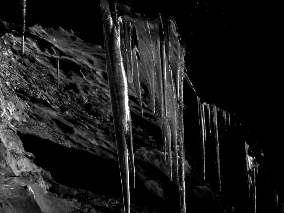 Guler Ice Cave in WA