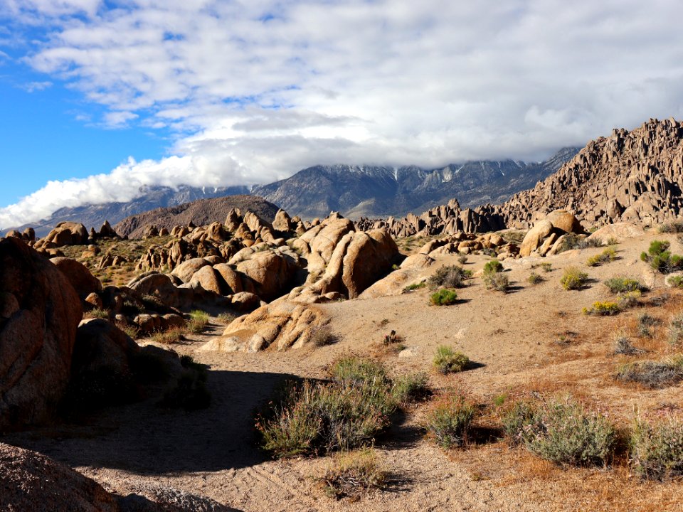 Alabama Hills at Sierra Nevada in CA