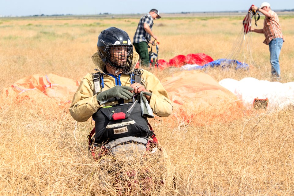 Boise smokejumper  DHS-8-106 (Dash 8) aircraft training.