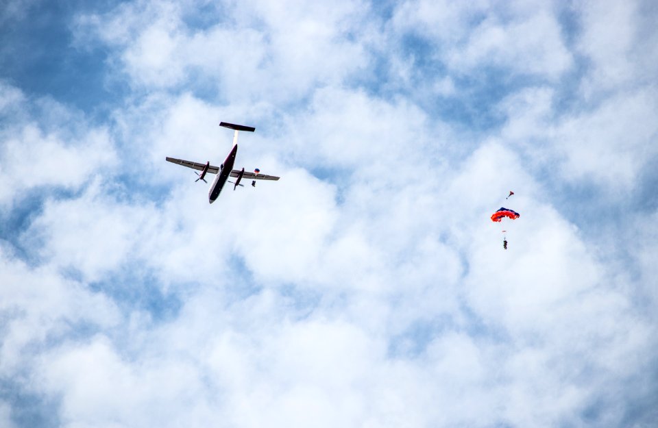 Boise smokejumper  DHS-8-106 (Dash 8) aircraft training.