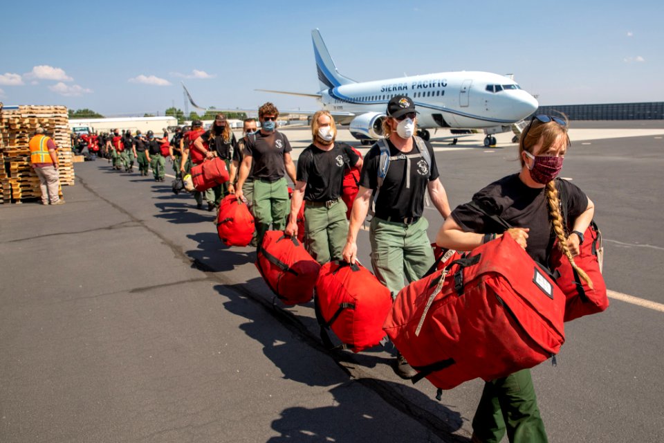 Alaskan Hot Shot Crews arrive at NIFC