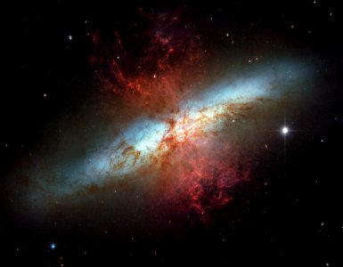 The magnificent starburst galaxy Messier 82