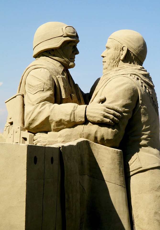 Sculpture men friends
