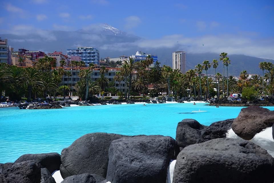 Swimming-pool blue water