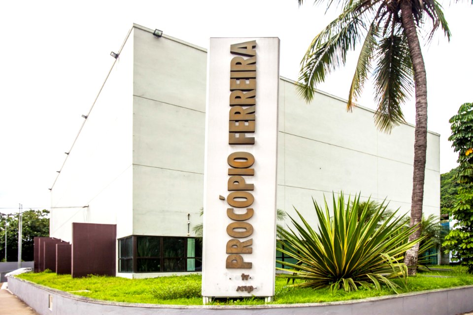 ROGERIO CASSIMIRO teatro municipal GUARUJA SP