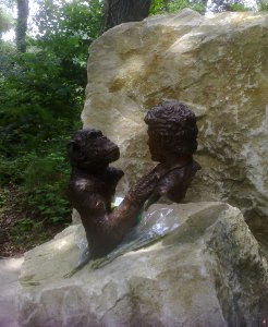 JIM CRONIN MEMORIAL - MONKEY WORLD - DORSET - UK