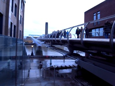MILLENNIUM BRIDGE - TATE MUSEUM - LONDON