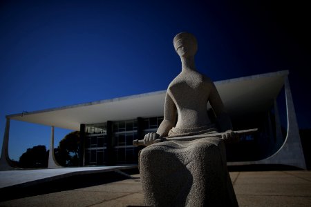 Roberto Castro Praça dos Três Poderes Brasília DF