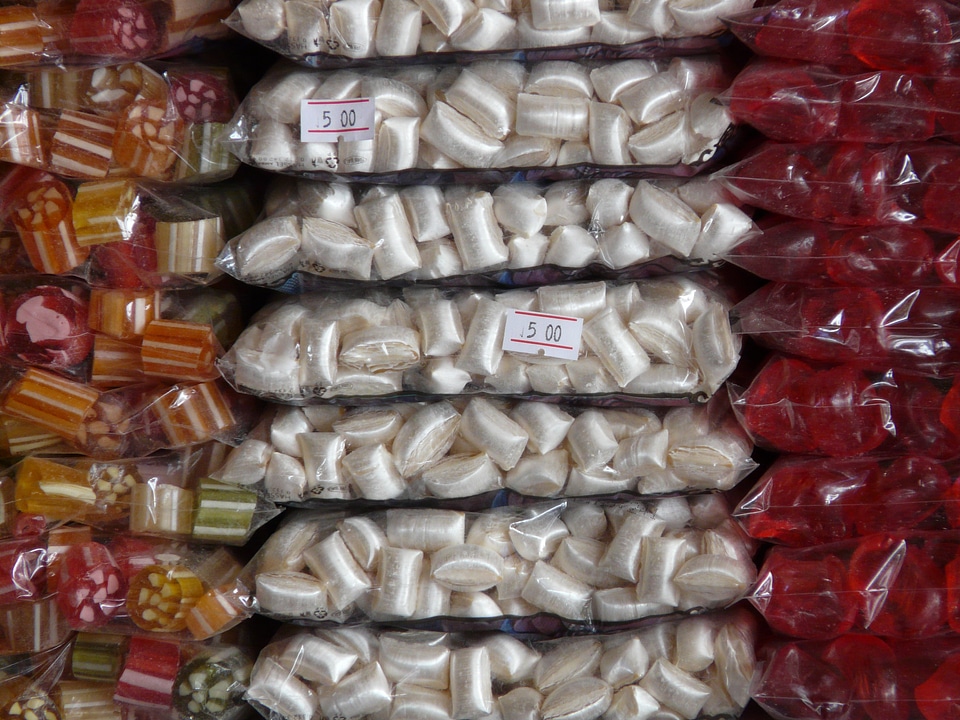 Sweet confectionery white