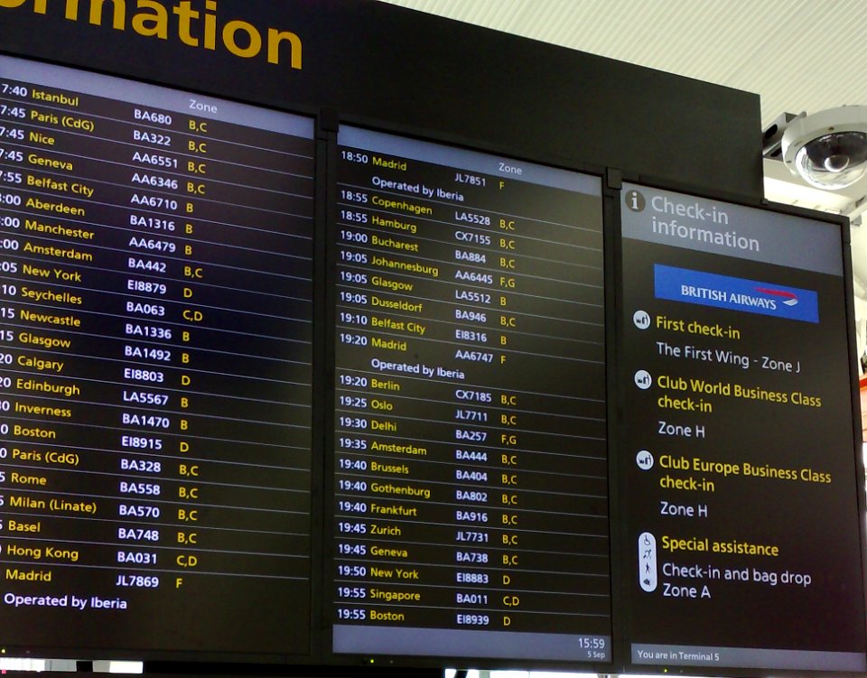 HEATHROW AIRPORT - TERMINAL 5 INFORMATION SCREEN - UK