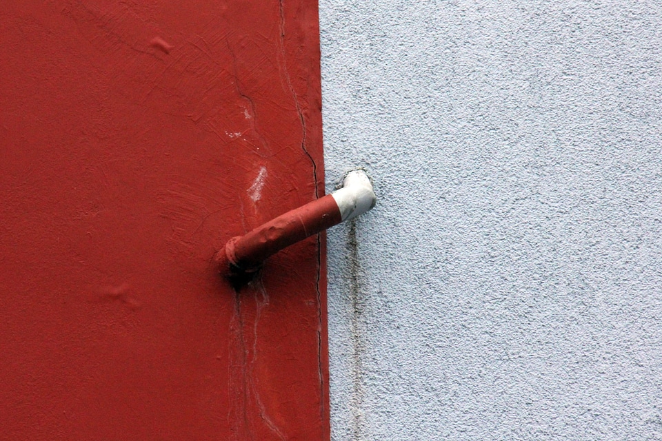 White hauswand paint