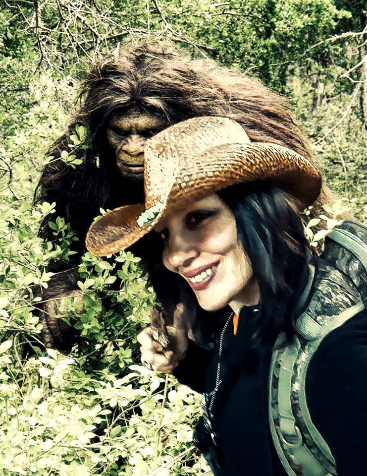 BIGFOOT CREEPING ON THE FIZZ--2019-976WX1264-300PPI-
