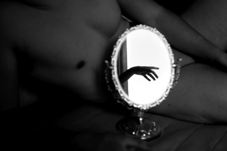 “The art of touching” #nude #nudity #desnudoartistico #artistic #bnw #blackandwhite #body