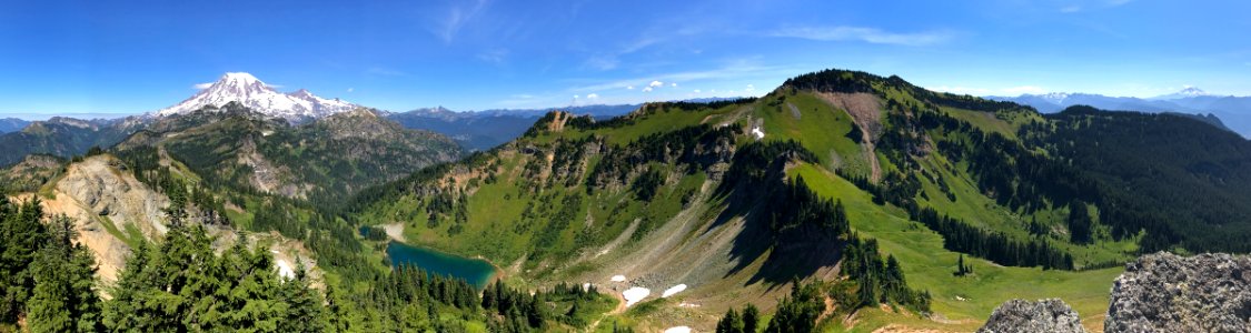 Tatoosh Lake at Tatoosh Wilderness in WA