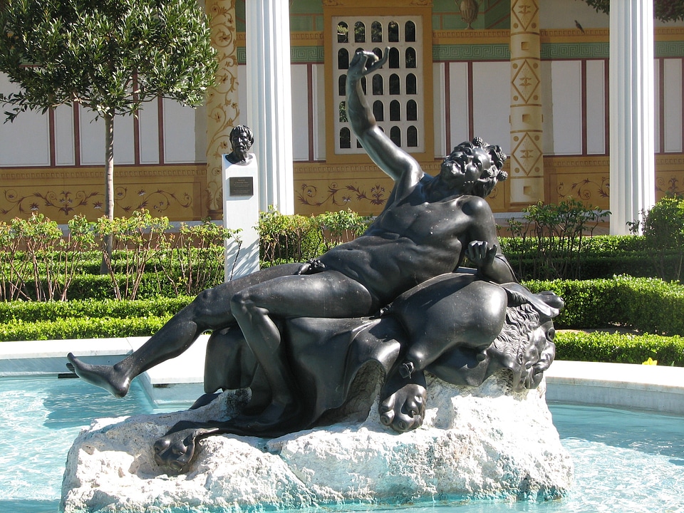 Revelry statue sculpture