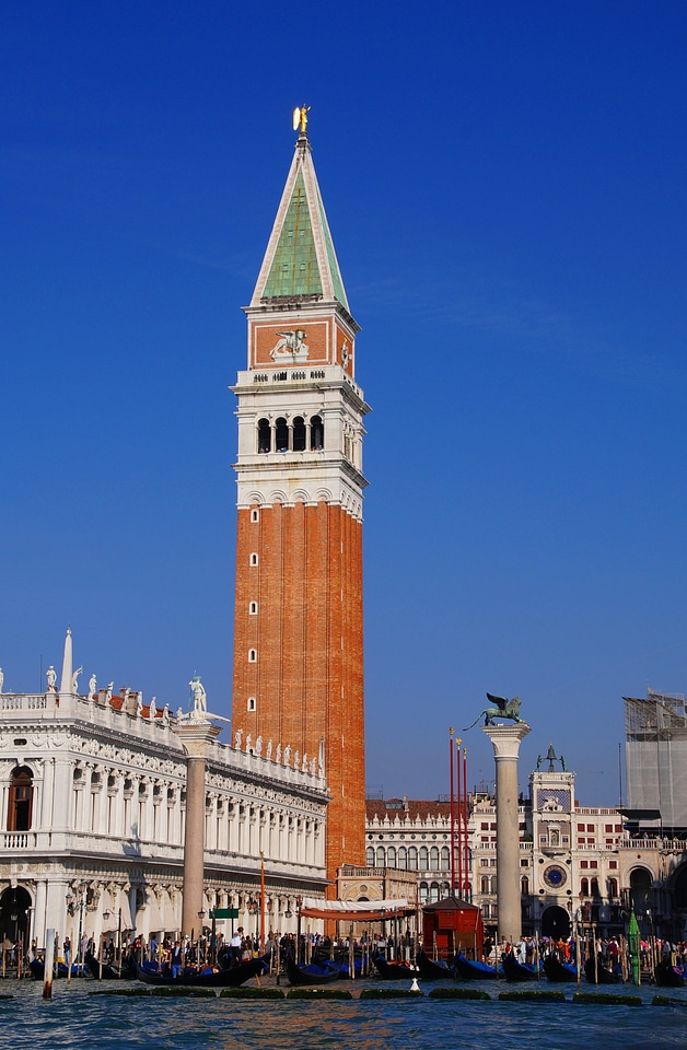 Venice doge's palace markus l̦we
