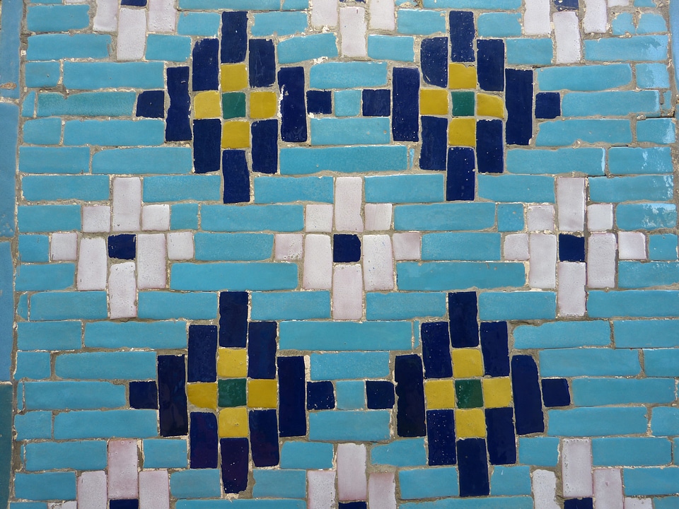 Artfully turquoise majolica